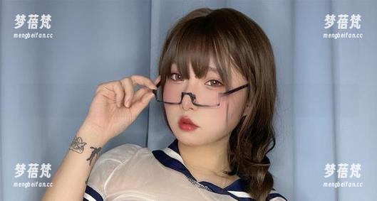 次屁啦夏日艳影：高清原图比基尼作品，轻松俘获你的心！