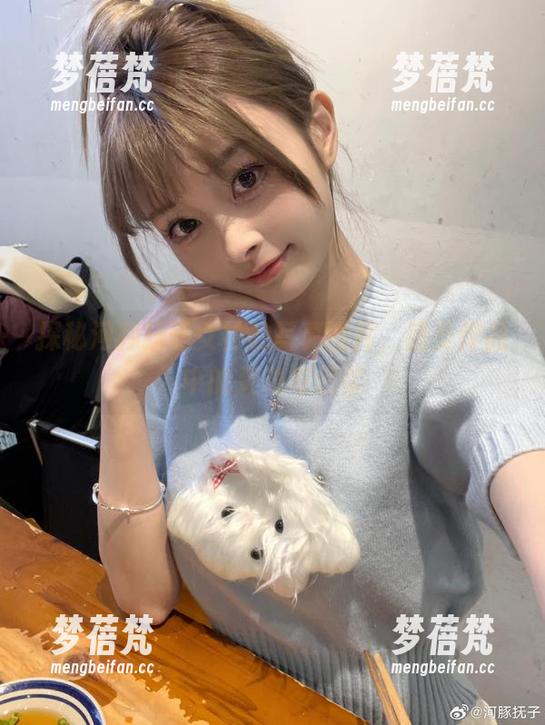 探秘河豚抚子女神的写真图库，感受作品中的灵动与温柔