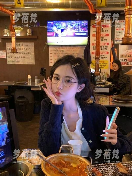在黑色的世界里，泥泥汝写真原图下载与艺术探讨