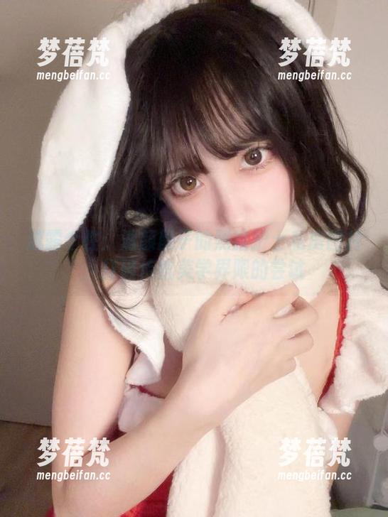 流露个性：清颜颜子的黑暗护士私房图片，打破传统美学界限的尝试