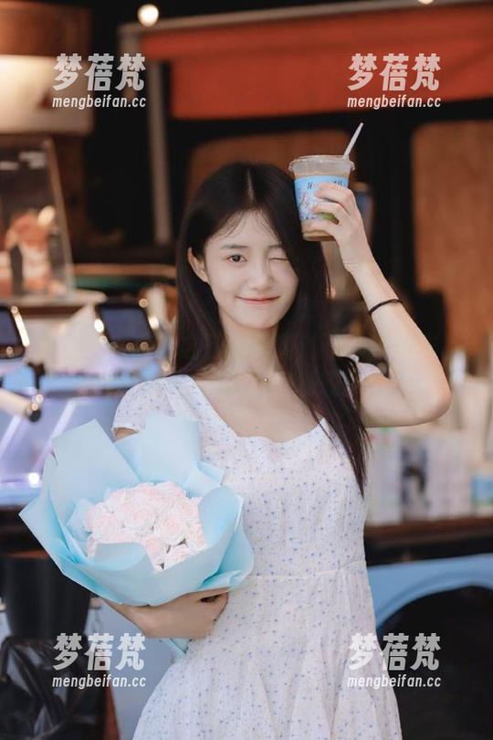 爱蜜社 - 白丝之下的真实：石心琪的作品集分享，笑笑就好别较真！