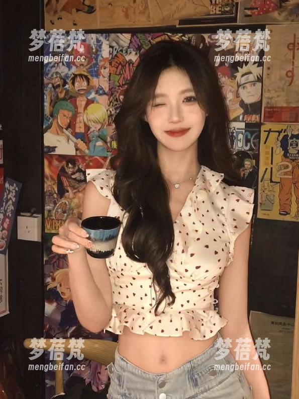微密圈 - 精美猪小七白丝写真，独家网盘合集限时分享不容错过