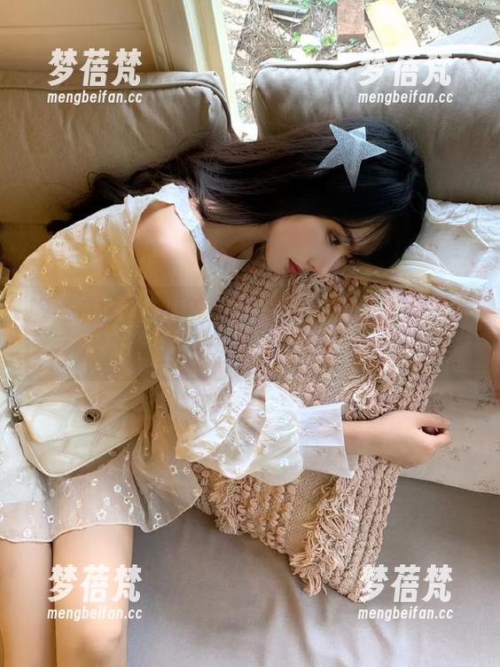 感受白金Saki的艺术魅力：网袜美图免费下载，时尚无限