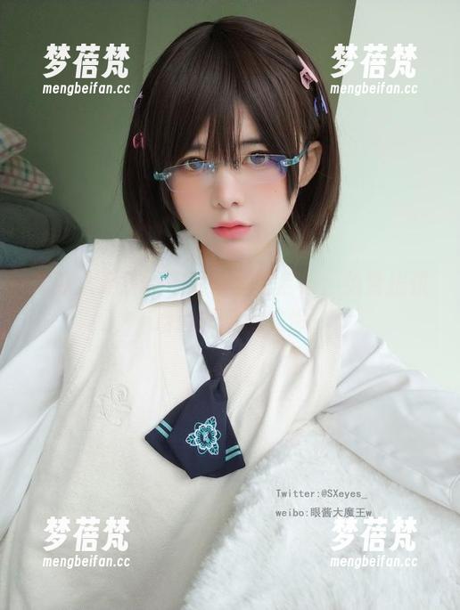 眼酱大魔王w连体衣写真全集，免费提供给追求美丽的你