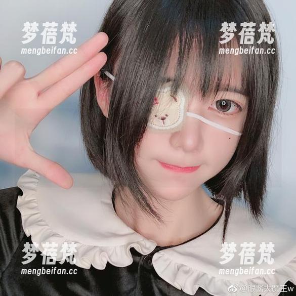 眼酱大魔王w今日报告：写真里每一个眼神都让人沉醉，免费下载神秘而大胆的瞬间！