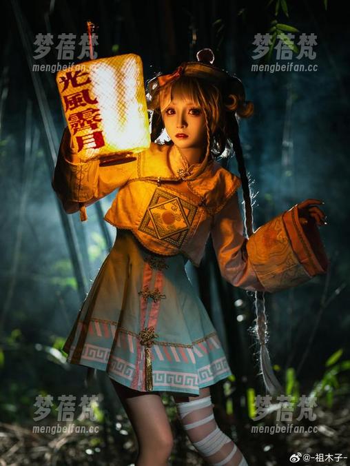 让梦幻成为现实：祖木子的粉系魔法少女私拍作品欣赏