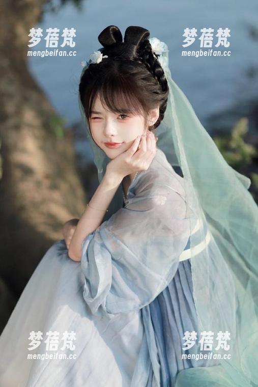 秀人网 - 珍藏Candy糖糖女神全套写真作品，高清下载让你领略不一样的风采！