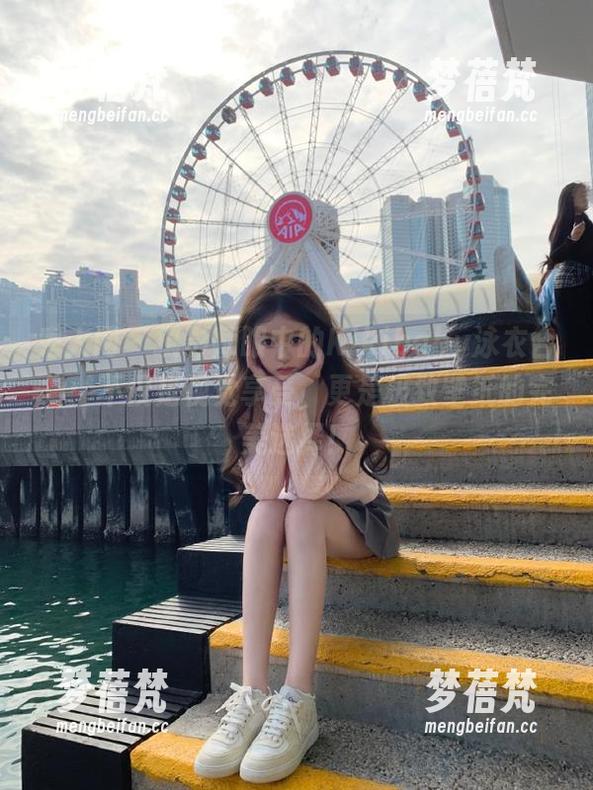 秀人网 - 摄影师眼中的Kikibaby泳衣合集：不仅是视觉享受，更是极致壁纸的完美选择！