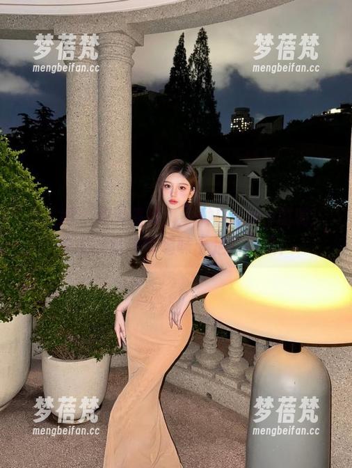 秀人网 - 两种蕾丝，一种Lovely璐璐：快来欣赏这本趣味十足的图集！