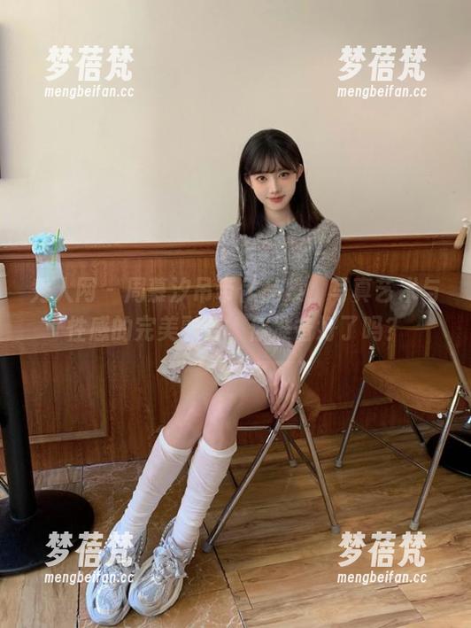 秀人网 - 周慕汐吊带作品集，写真艺术与性感的完美融合，你准备好了吗？