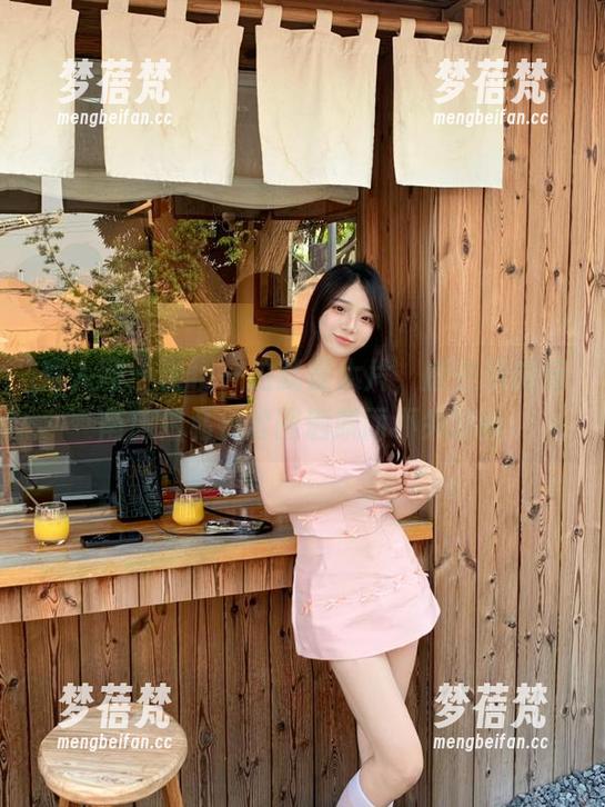 秀人网-唐安琪 秀人网 - 随便一拍就是大片,唐安琪的云南旅拍私拍套图洒脱而不失尴尬