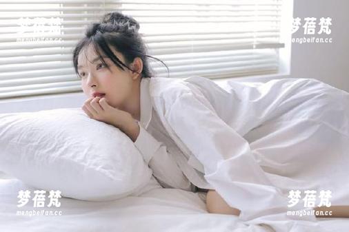 秀人网 - 原图与图片里的娜娜baby学姐，谁说自嘲不能美美哒？