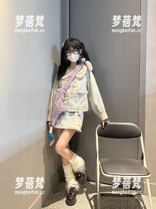 秀人网 - 免费欣赏小肉肉咪的白色写真，图集带你陶醉在美丽的瞬间！