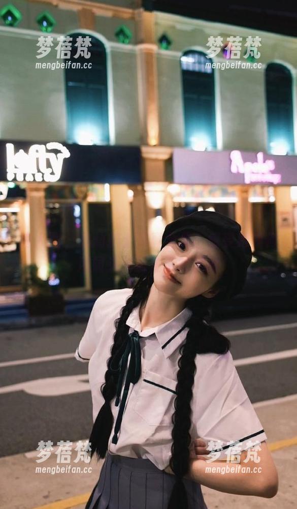 秀人网 - 幼幼护士写真全集，感受她如何用镜头捕捉生活的美丽