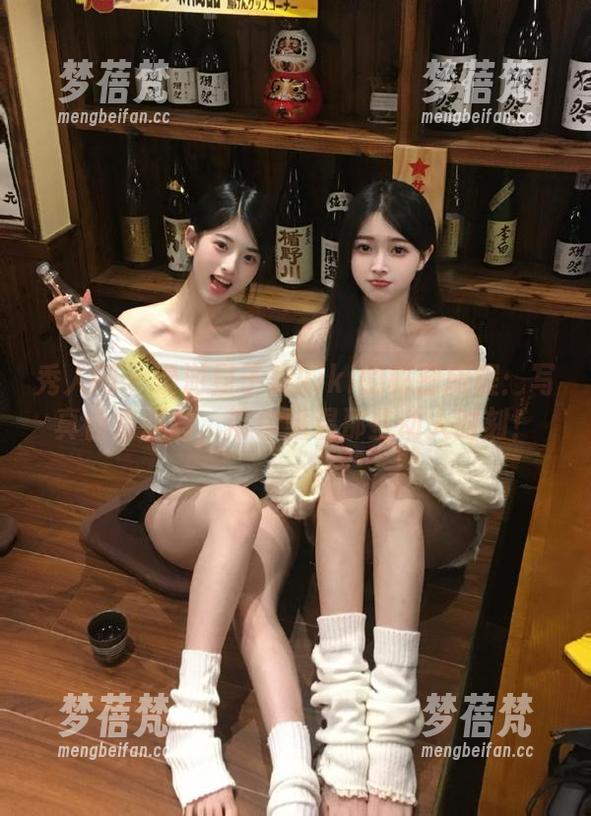 秀人网 - 漫游星子柒kiki的秘密旅程：写真合集原图，带你重温那些动人时刻！