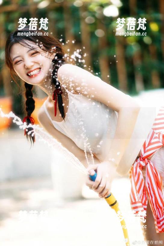 秀人网 - 不怕热的笑点，观看曼苏拉娜夏天合集让你瞬间清凉！