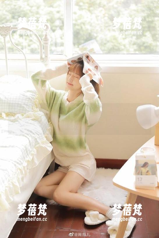 秀人网 - 快来下载月夕Lily修女的免费写真套图，带你领略别样的艺术之美