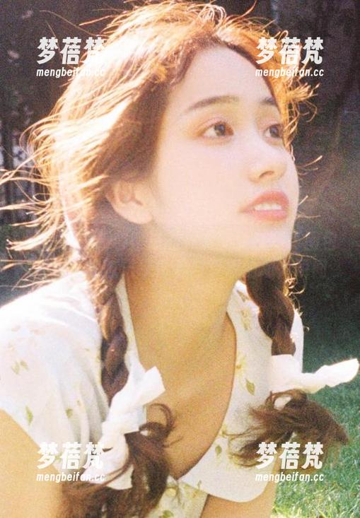 秀人网 - 不容错过的林文文女孩写真图包合集，细腻记录青春与梦想的动人瞬间