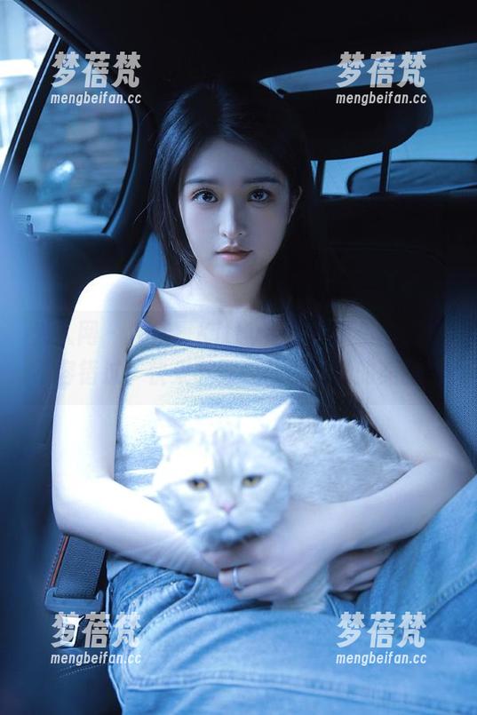 秀人网 - 沈佳熹Kitty星辰的裤里丝图集不容错过，快来下载一起欣赏她的美丽！