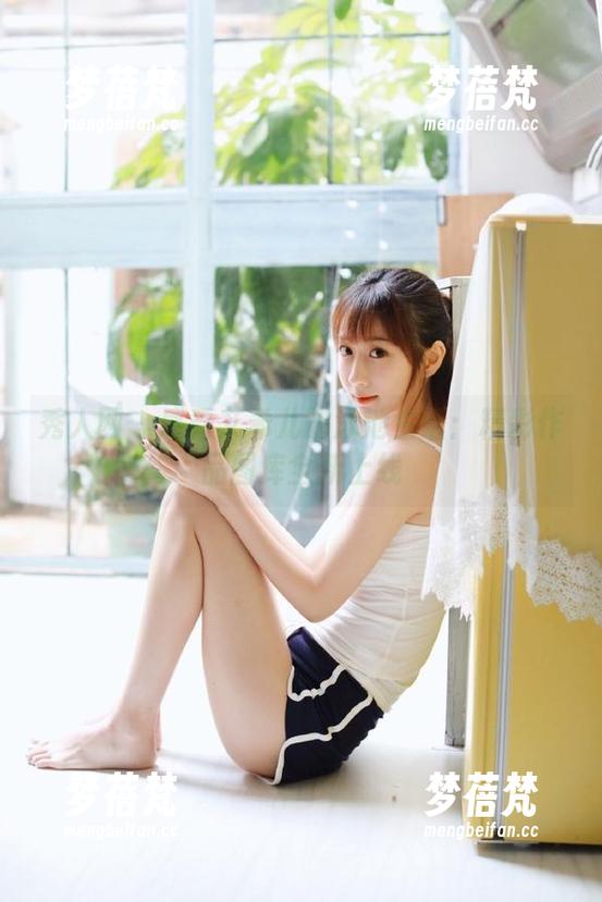 秀人网-艾希儿 秀人网 - 感受艾希儿的泳池生活:精彩作品图库全新上线