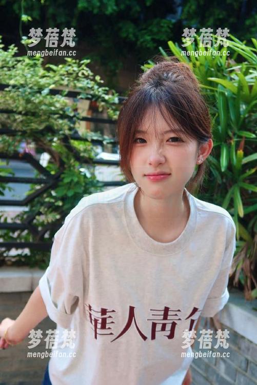 秀人网 - 展现职业魅力：苏小曼babyface职业装图片写真，如何穿出气场