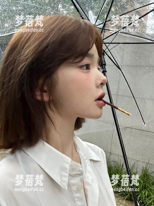 秀人网 - 草莓mm水手服高清图册，感受青春洋溢的梦幻海洋与甜美视角