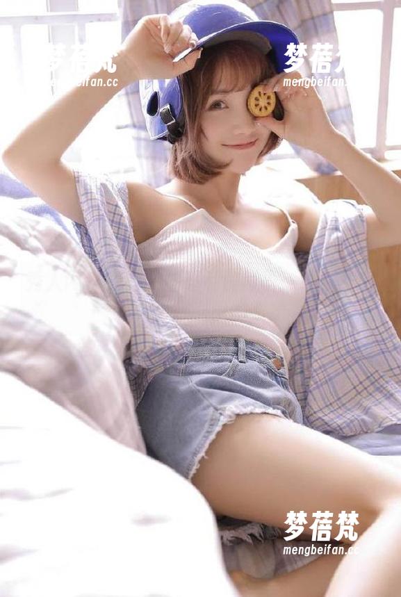 秀人网 - 虞姬儿油亮私房写真：细腻的色彩与情感交织的景象