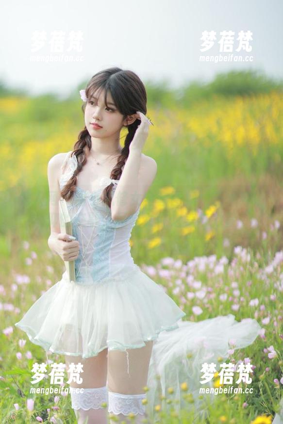 秀人网 - 谢小蒽修女全套图集：艺术与信仰的交融，尽显女性之美与力量