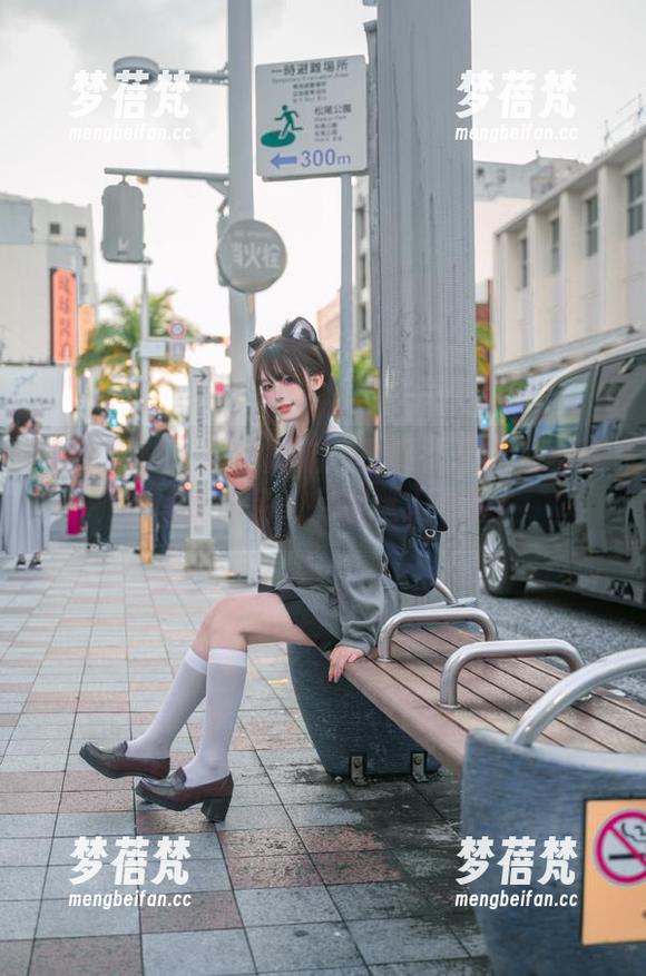 紧急企划-一只喵喵梓 紧急企划 - 夏日限定:最新一只喵喵梓泳池写真作品,尽展迷人气息!