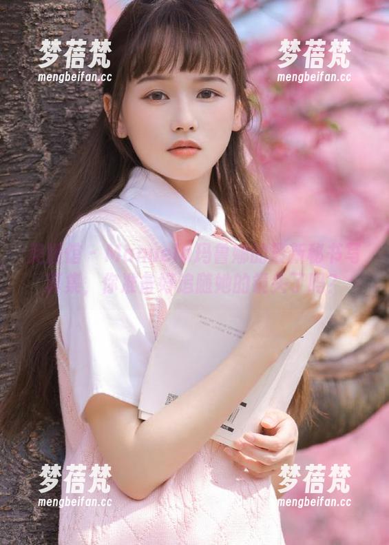 美媛馆 - Manuela玛鲁娜的最新秘书写真集，你准备好追随她的镜头了吗？
