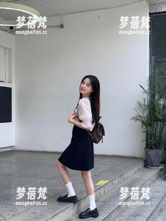美媛馆 - 职场精致生活：杨晓青儿职业装写真新合集更新，快来欣赏吧！