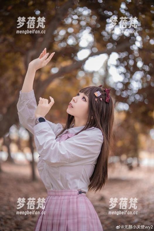 图片精选：自闭颜球球化身透明兔女郎，赛博风格让人恍若置身科幻电影！