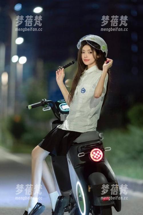 艺图语-不在 艺图语 - 不在的新作品上线,体操服风格大翻新,laughter绝对不止于此!