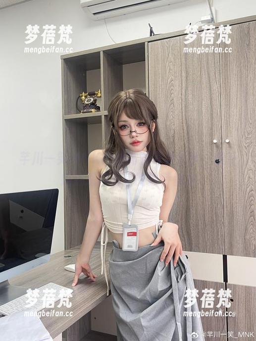 芊川一笑MNK肉丝高清写真分享，感受她魅惑与自信的独特魅力