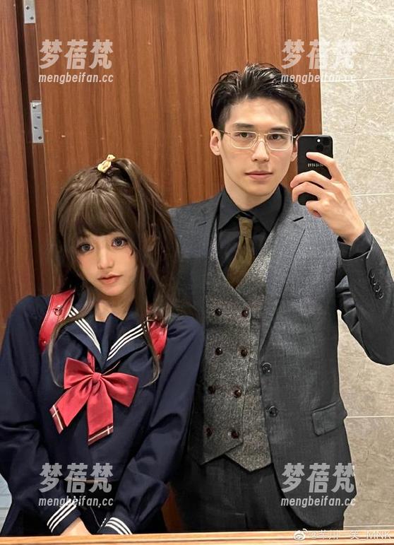 免费下载！芊川一笑MNK把自嘲与紫式部泳装完美结合了