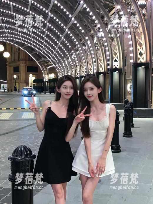 花漾show - Abby李雅的“秘书”主题套图作品，带你领略她的别样风情
