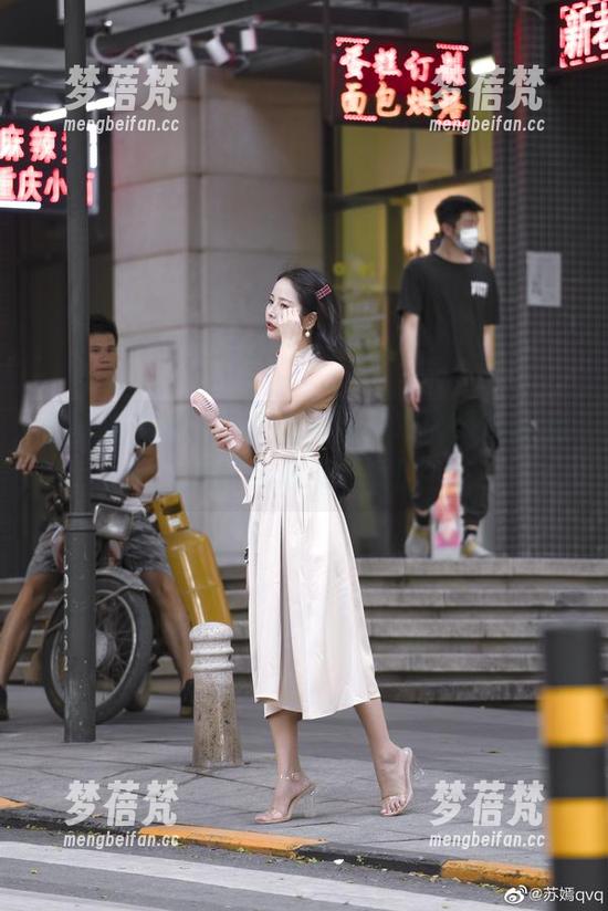 苏嫣嫣阿姨初冬作品全集：写真中的岁月流转与心灵诉说！