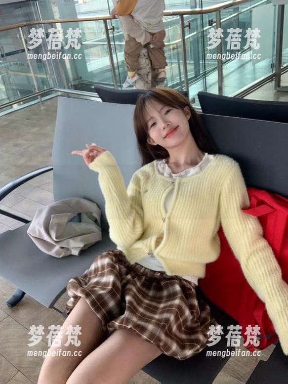 蜜桃社 - 走进初月可爱的写真世界，美图与作品编织起梦幻般的故事