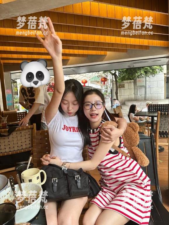 语画界 - 感受程程程的魅力，肉丝美腿美图下载精选，带给你极致视觉享受！