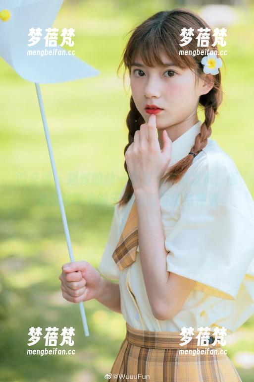 微密圈 - 超辣的林一全新写真集发布，感受棉袜带来的无尽温暖与细腻情感