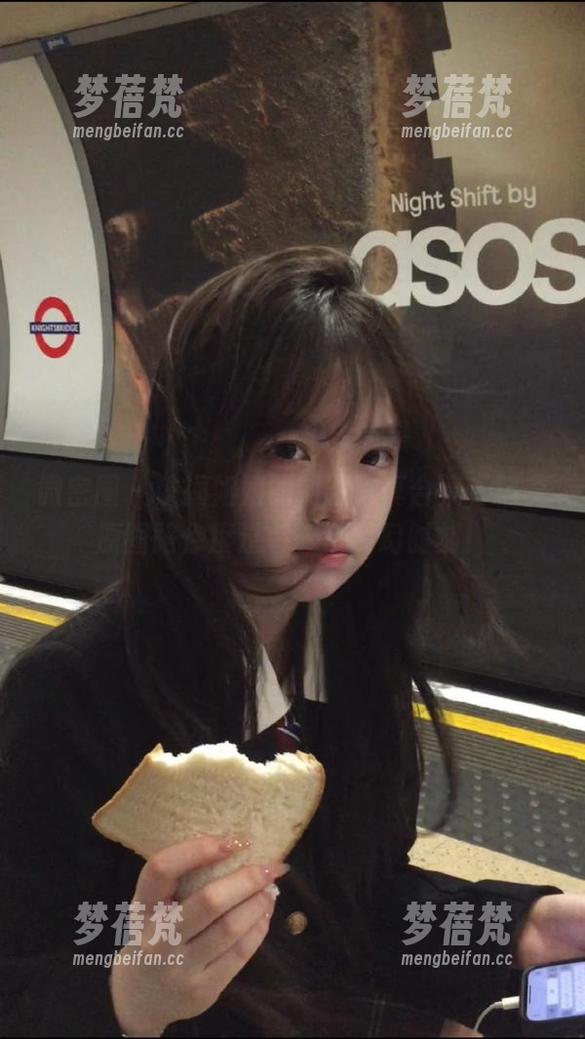 微密圈 - 铁锤姐姐的制服写真合集，精美原图陪你度过每一个梦幻时刻！