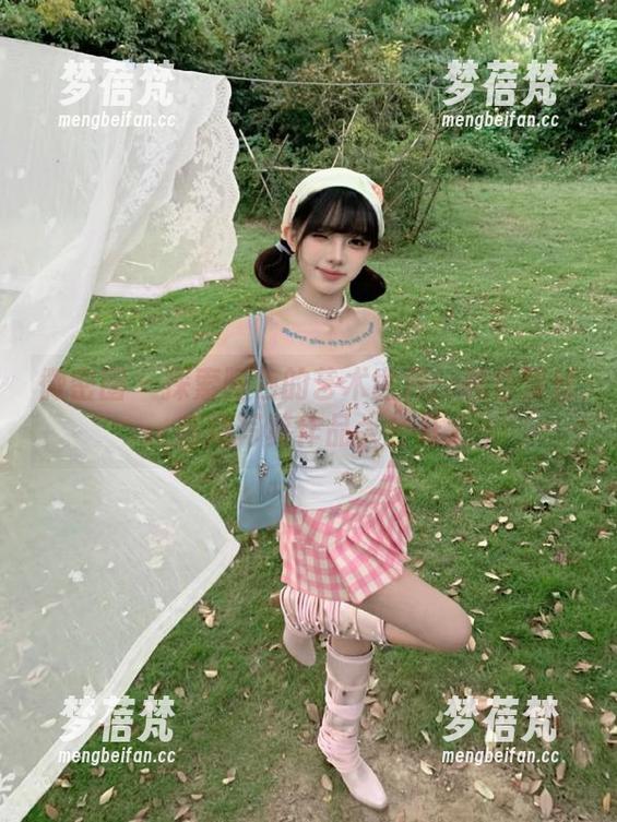 微密圈 - 探索阿色的艺术世界：黑色蕾丝高清写真作品大公开