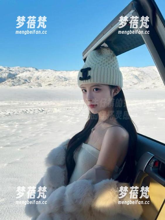 微密圈 - 陈妮妮UNI与牛仔裤的完美搭配：写真集分享她的穿搭灵感