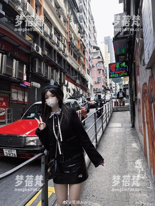雪晴嘟嘟红裙黑丝小娇妻写真合集：每一张都是倾心之作，尽显风情