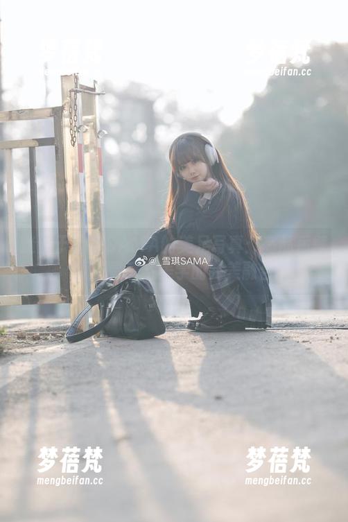 迷醉于雪琪SAMA的美足写真：高品质壁纸，灵感与美学的完美融合