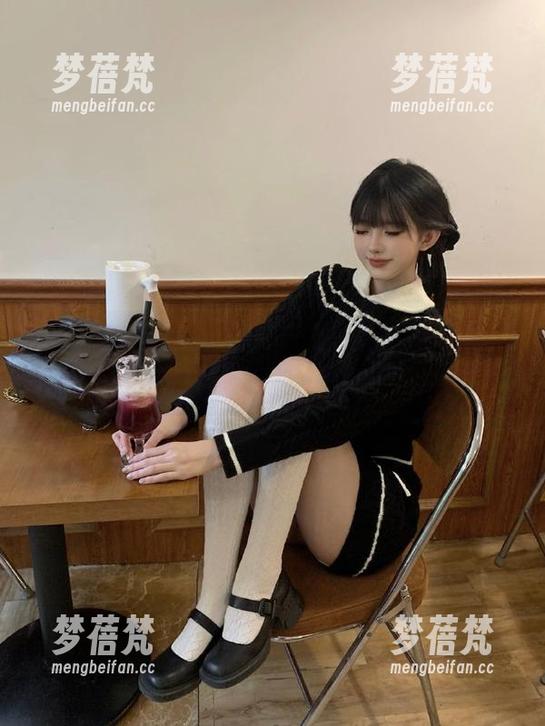 青豆客 - Una尤娜的护士写真全集下载，带你进入精致生活的每一刻！