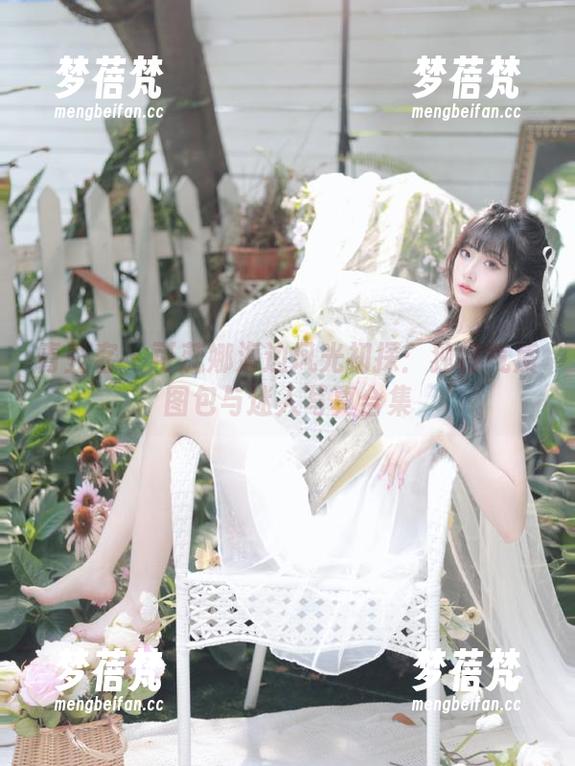 青豆客 - 可蕊娜海边风光初探：独特气质图包与迷人写真合集