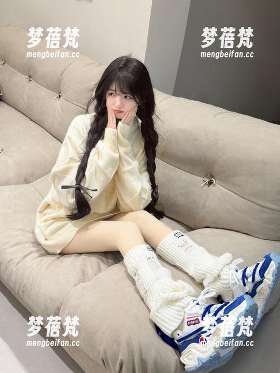 青豆客 - 尤美Yumi白裙写真在线发布，展现她的独特魅力与风格