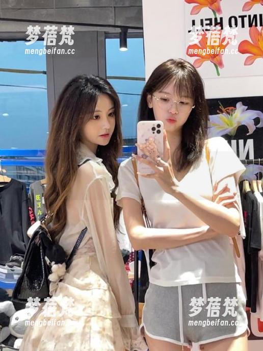 青豆客 - 精美图片分享：战姝羽Zina以护士形象展现青春魅力