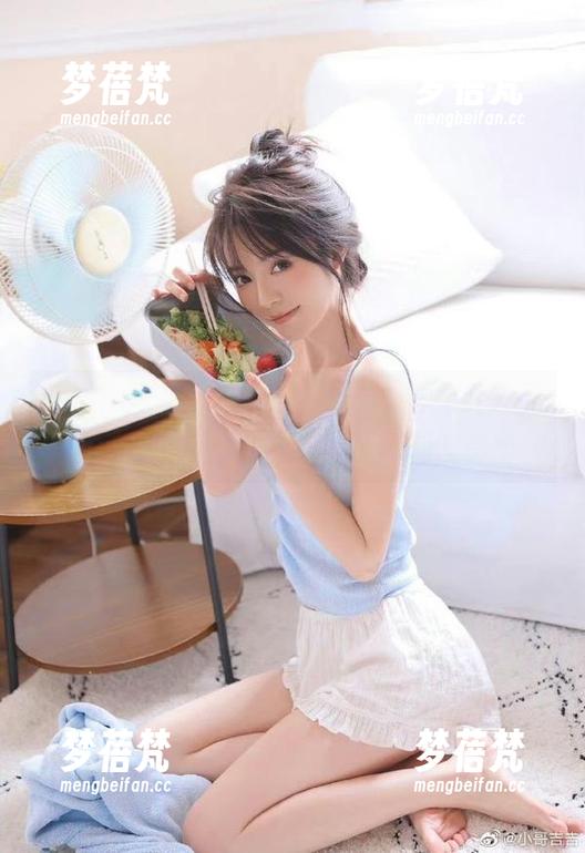 青豆客 - 施忆佳Kitty酱的女神之路：更新图集中藏着我那些不为人知的秘密